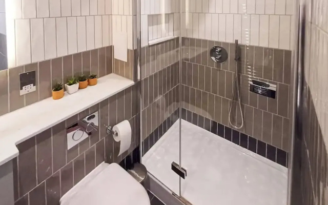 Modern 2 Bedroom 2 Bathroom Apartment