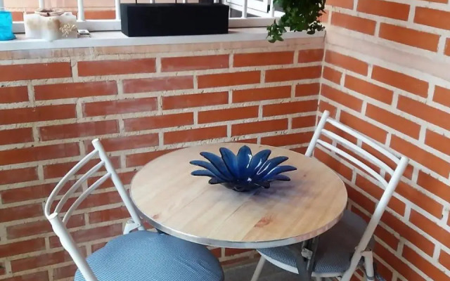 AMAZING SUNNY FLAT WITH BALCONY POOL two MINS FROM THE BEACH