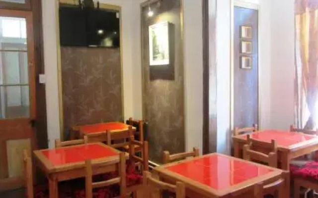 Hostal Odeón