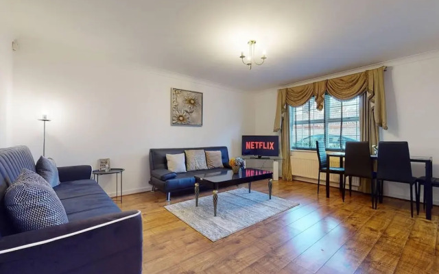 Stunning 2-bed Apartment in Grays