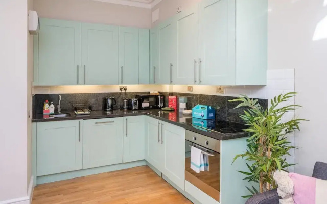 Upper Berkeley Street Flats