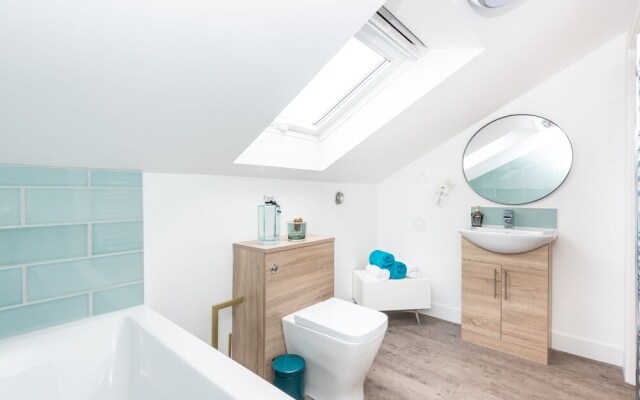 Captivating 4-bed House in Lincoln