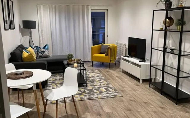 Modern 1 Bed Flat Near Station and City