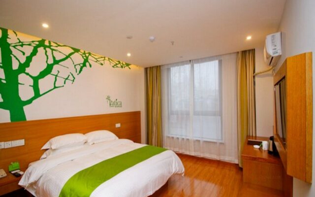 Vatica XuZhou XinYi Railway Station Square Hotel