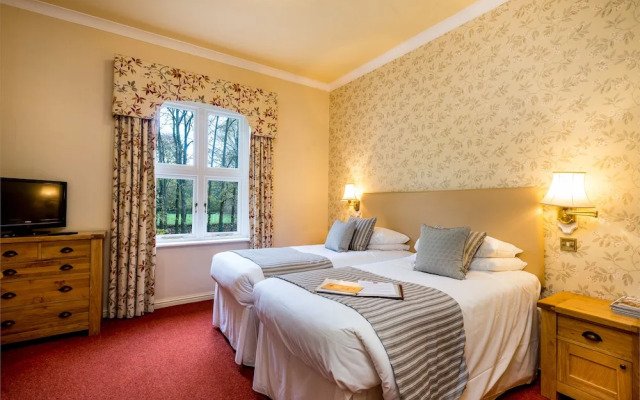 The Glen Yr Afon House Hotel