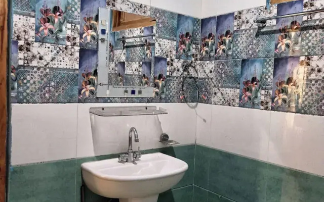 Majestic Mountain Bhaiji Guest House