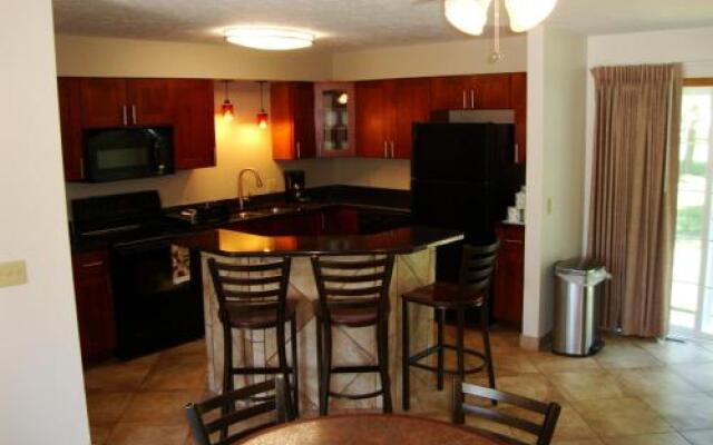 Put-in-Bay Poolview Condo #8