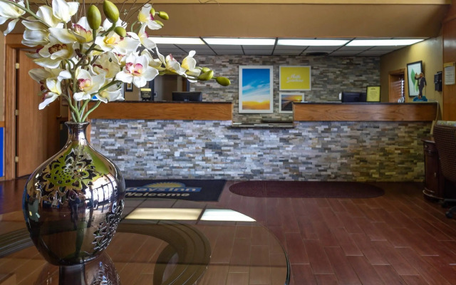 Days Inn by Wyndham Clinton