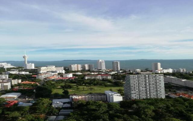 The Peak Towers sea view apartments, soi Kasetsin