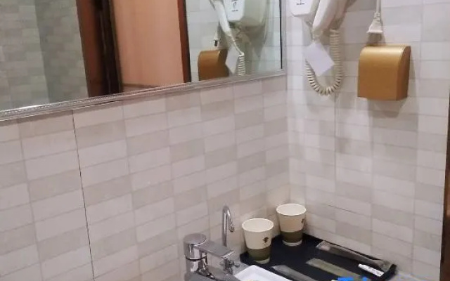 Hengxin Business Hotel (Bayannur Taoci Street) – Bathroom – Bayannur
