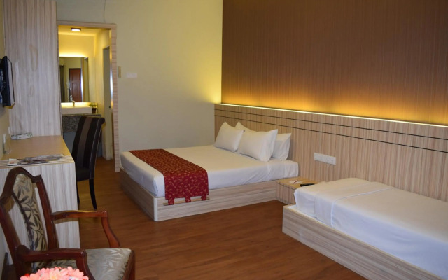 Bukit Merah Laketown Resort