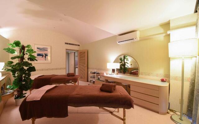 Spring Golf and Art Resort Awaji