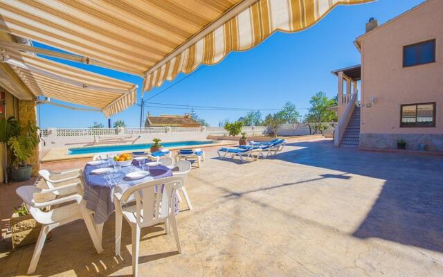 Villa - 4 Bedrooms with Pool and WiFi - 106405