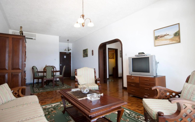 Travellers Beach Hotel & Club