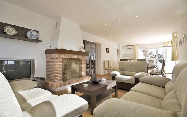 Villa - 6 Bedrooms with Pool and WiFi - 105005