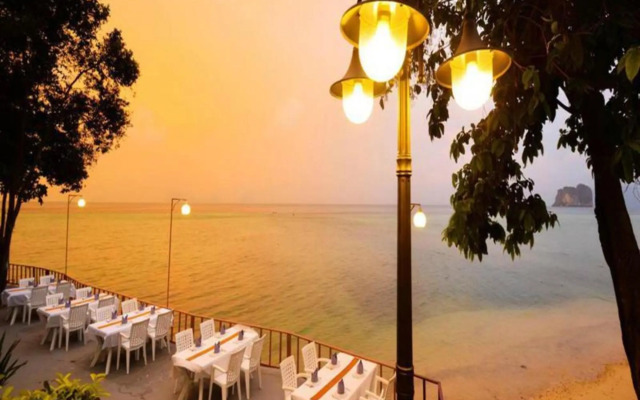 Koh Ngai Cliff Beach Resort