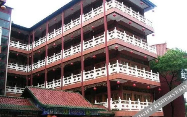 Hualong Village Hotel