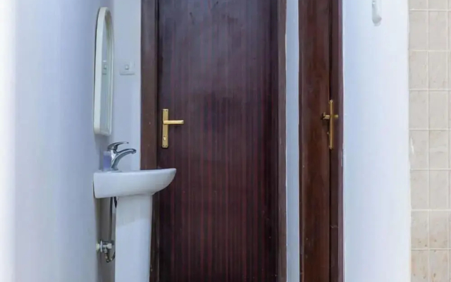 Private Zone Laban