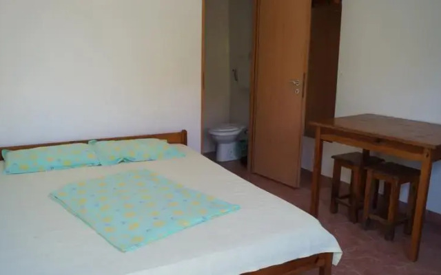 Pura Vida Breeze Hostel