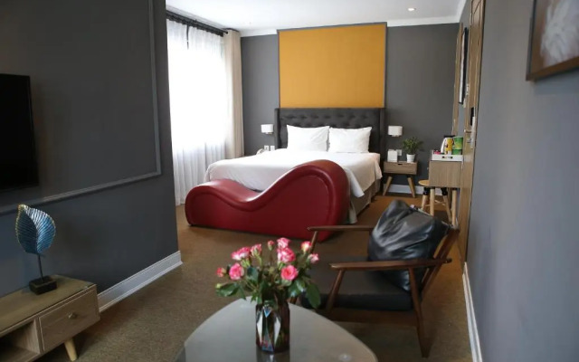 Vyhouse Hanoi Hotel