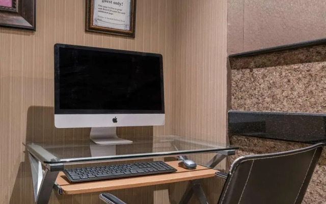 Microtel Inn & Suites By Wyndham Rochester Mayo C