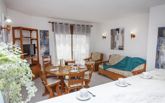 B78 - Fragoso Downtown Apartment