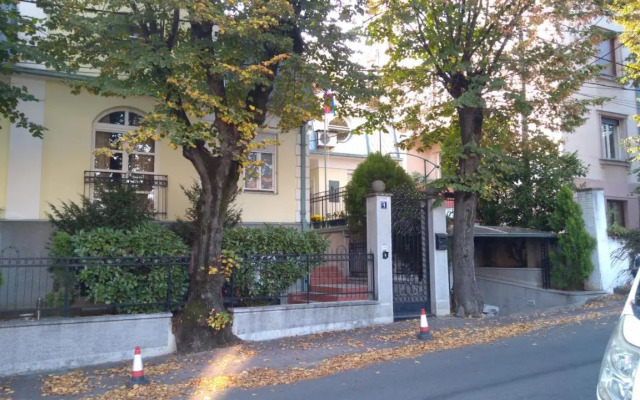 Resident Hill Resort