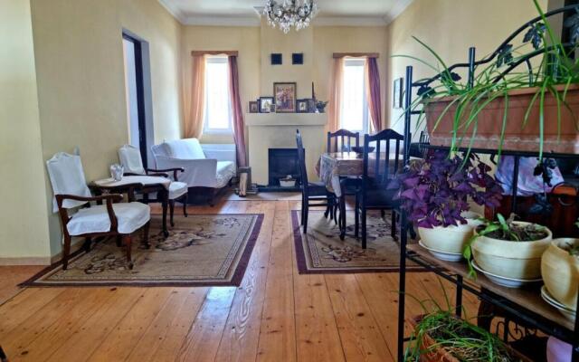 Veli Group guest house near Gelati Monastery