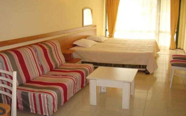 Hotel Amfibia Beach