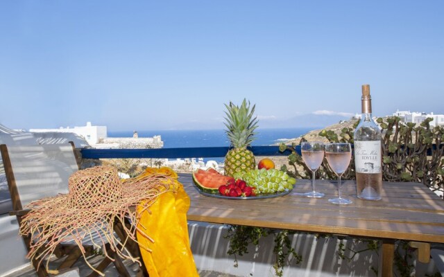 Serene Villa by Stylish Stays