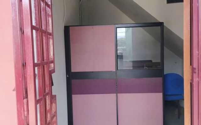 SPOT ON 90179 Moza Inn