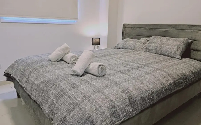 104 NIC - 102 Stay Cosmo City Suite