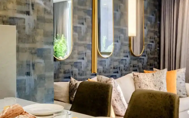 Stylish Urban Retreat at City Suite 904