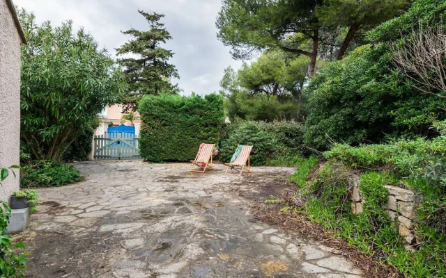 Boutique Holiday Home in Sanary-sur-mer With Terrace