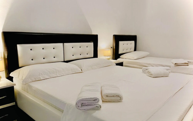 Grand Blue Apartments