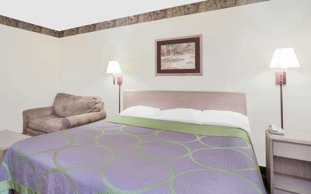 Super 8 By Wyndham Monticello