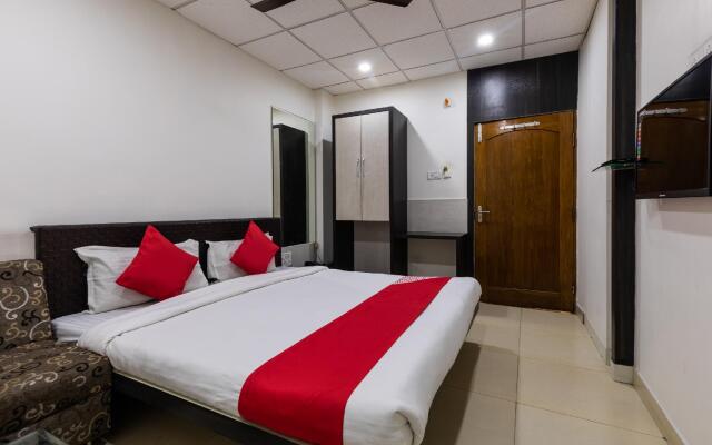 Capital O 47403 Hotel Manjeet