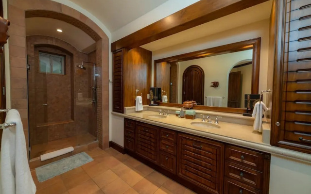 Montebello 2E 3bdrm 3bath Ocean View