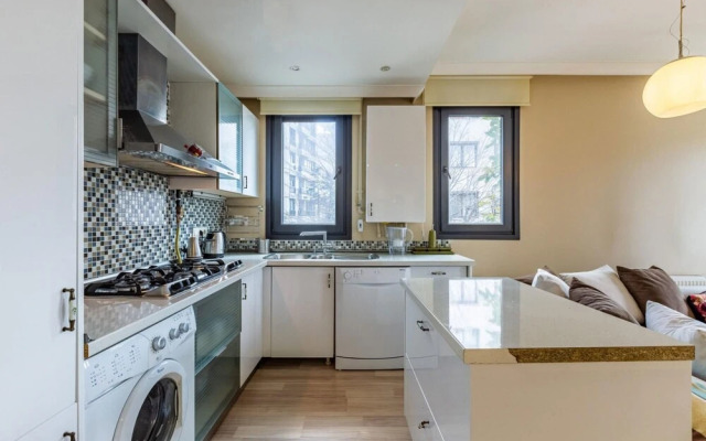 Lovely Flat Near Caddebostan Coast in Kadikoy