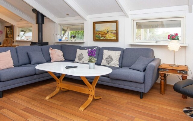 6 Person Holiday Home in Ronde-by Traum