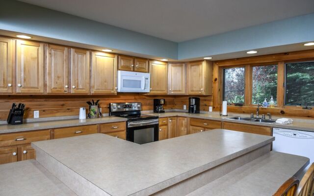 McKenzies Mountain 7 Bedroom House