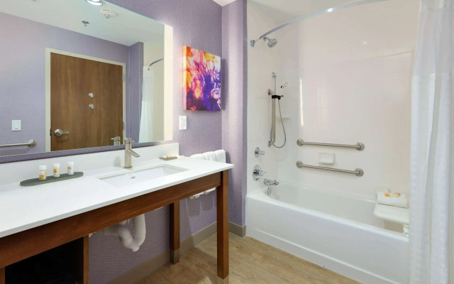 La Quinta Inn & Suites by Wyndham Lakeway