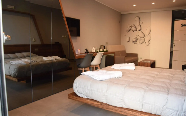 B&B Rakel Home