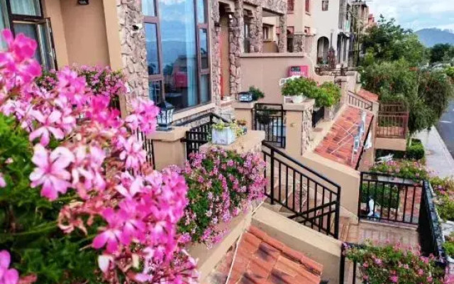 Dali Shanshuijian Seaview Holiday Villa