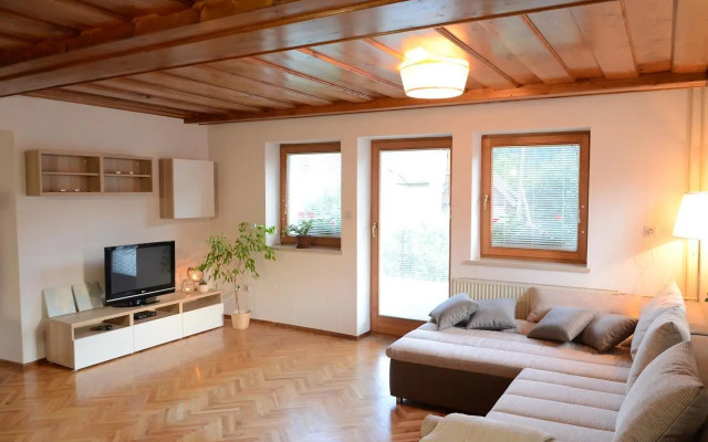Anna's House