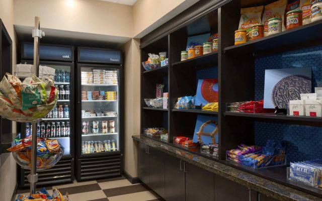 Hampton Inn & Suites Parkersburg Downtown