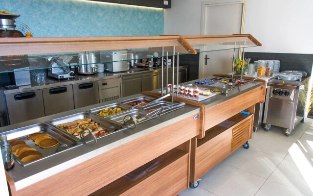 Kymothoe Elite Suites