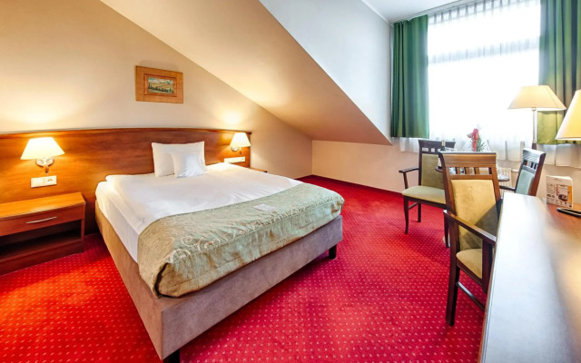 Grand Royal Hotel