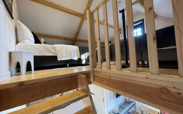 Inviting Chalet in Monnickendam With Garden