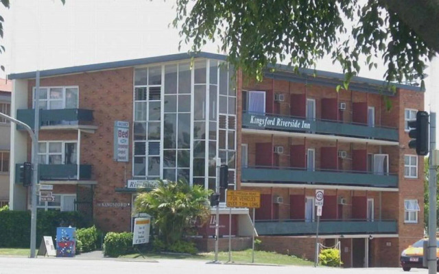 Kingsford Riverside Inn